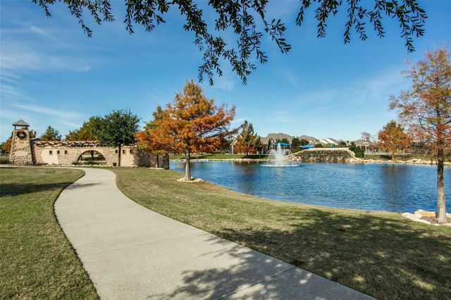 837 Amberwood Court, Fort Worth, TX 76052