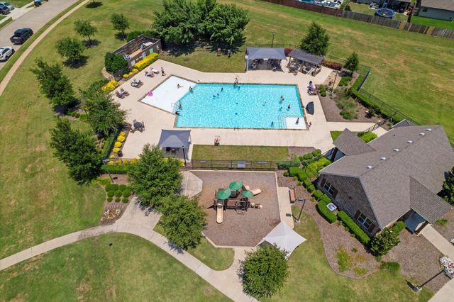 837 Amberwood Court, Fort Worth, TX 76052