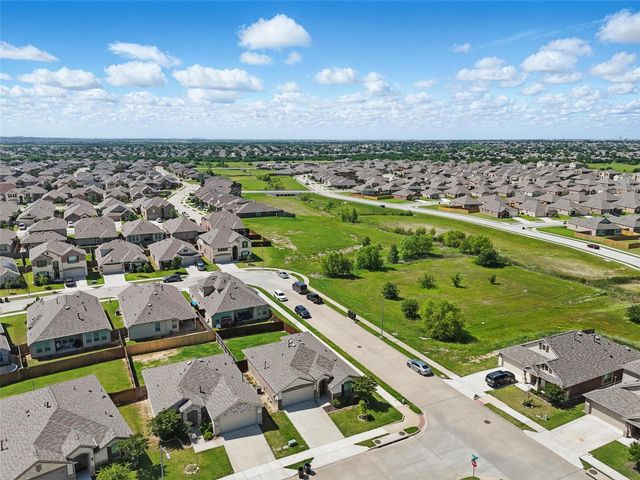 837 Amberwood Court, Fort Worth, TX 76052