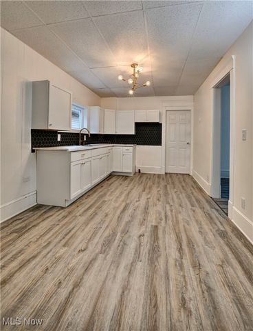 214 2nd Street SE, New Philadelphia, OH 44663