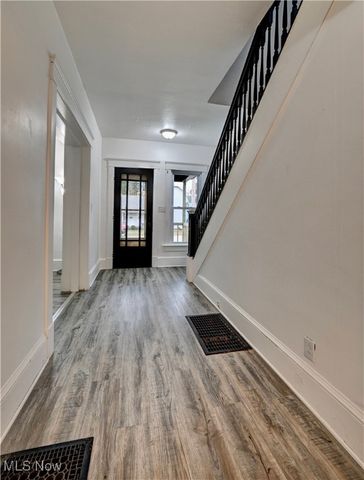 214 2nd Street SE, New Philadelphia, OH 44663