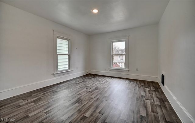 214 2nd Street SE, New Philadelphia, OH 44663