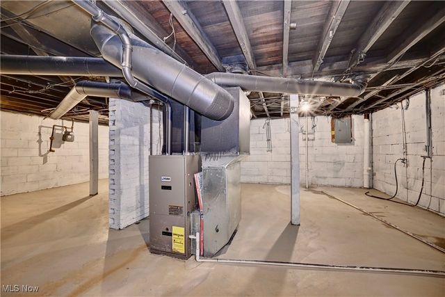 214 2nd Street SE, New Philadelphia, OH 44663