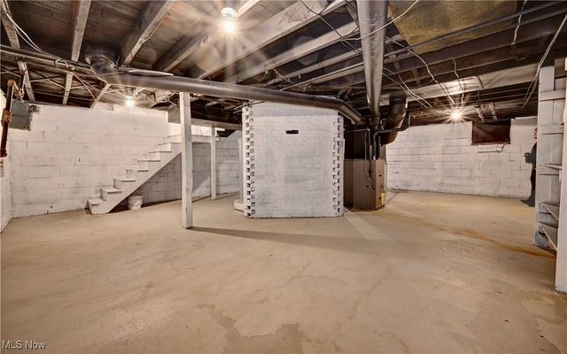 214 2nd Street SE, New Philadelphia, OH 44663