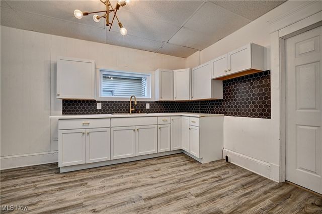 214 2nd Street SE, New Philadelphia, OH 44663