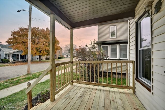 214 2nd Street SE, New Philadelphia, OH 44663