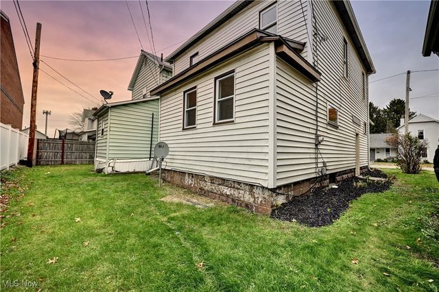 214 2nd Street SE, New Philadelphia, OH 44663