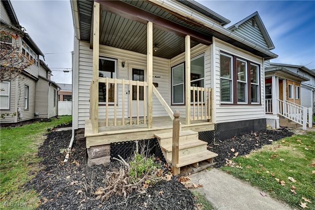 214 2nd Street SE, New Philadelphia, OH 44663