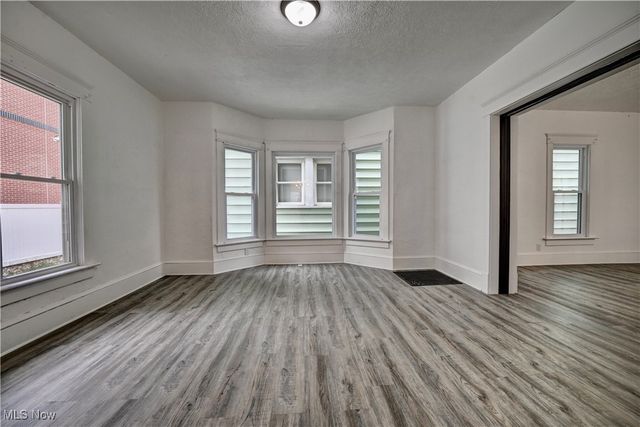 214 2nd Street SE, New Philadelphia, OH 44663