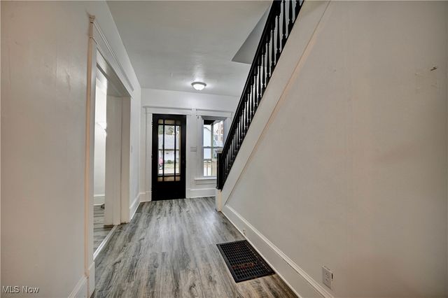 214 2nd Street SE, New Philadelphia, OH 44663