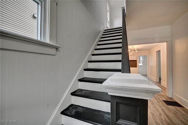 214 2nd Street SE, New Philadelphia, OH 44663