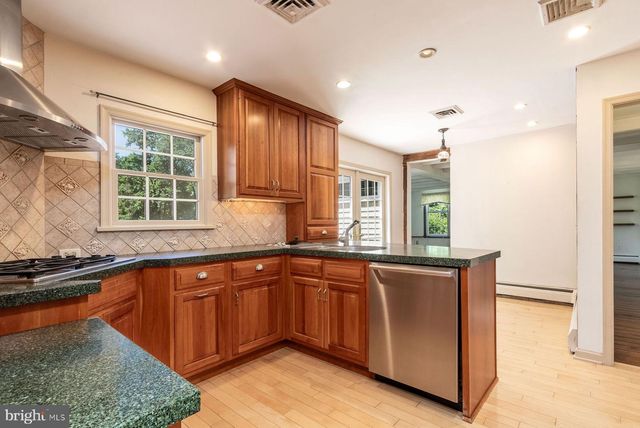 4444 BERGSTROM RD, Doylestown, PA 18902