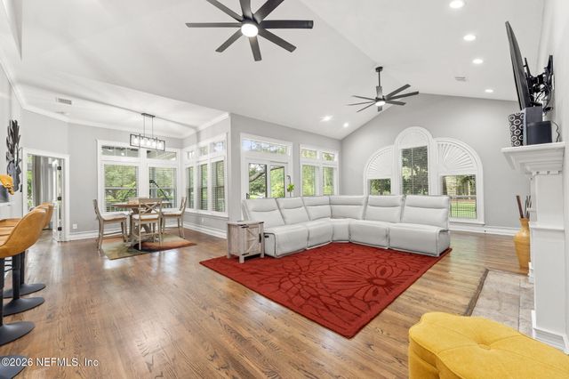 7903 VINEYARD LAKE Road N, Jacksonville, FL 32256