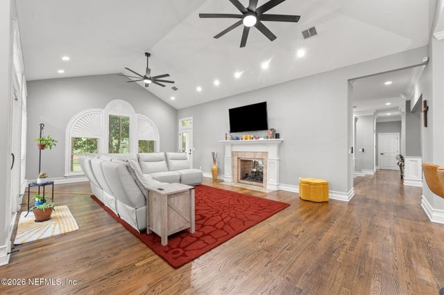 7903 VINEYARD LAKE Road N, Jacksonville, FL 32256
