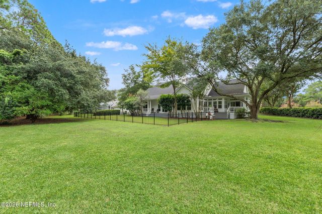 7903 VINEYARD LAKE Road N, Jacksonville, FL 32256