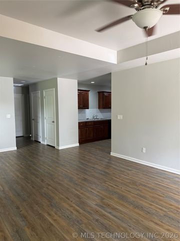 403 N Kates Avenue, Claremore, OK 74017