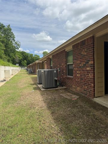 403 N Kates Avenue, Claremore, OK 74017