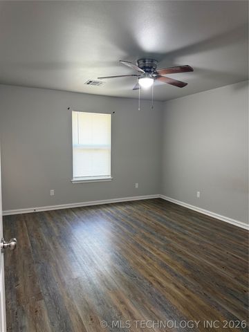 403 N Kates Avenue, Claremore, OK 74017