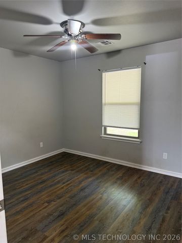 403 N Kates Avenue, Claremore, OK 74017