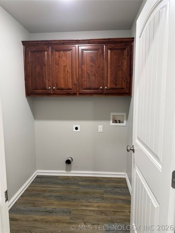 403 N Kates Avenue, Claremore, OK 74017
