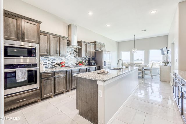 2375 Enchanted Peaks Lane, El Paso, TX 79911