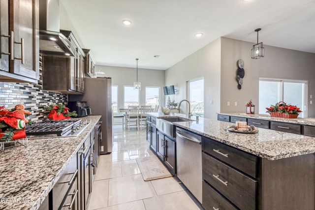 2375 Enchanted Peaks Lane, El Paso, TX 79911