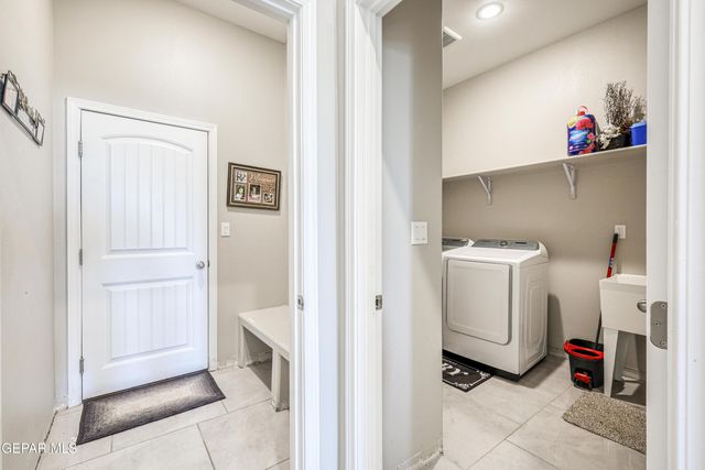 2375 Enchanted Peaks Lane, El Paso, TX 79911