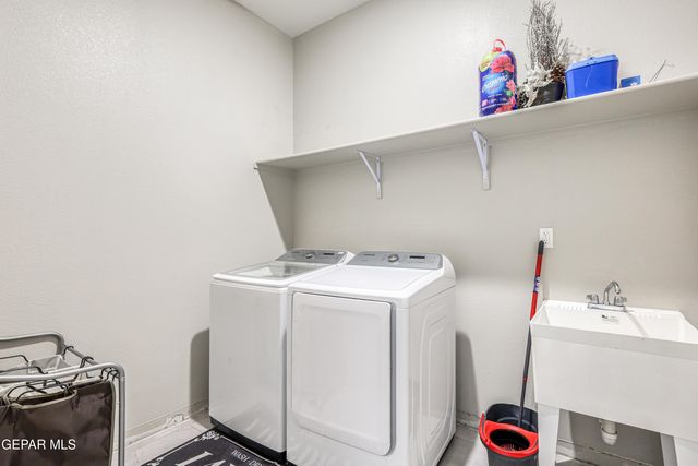 2375 Enchanted Peaks Lane, El Paso, TX 79911