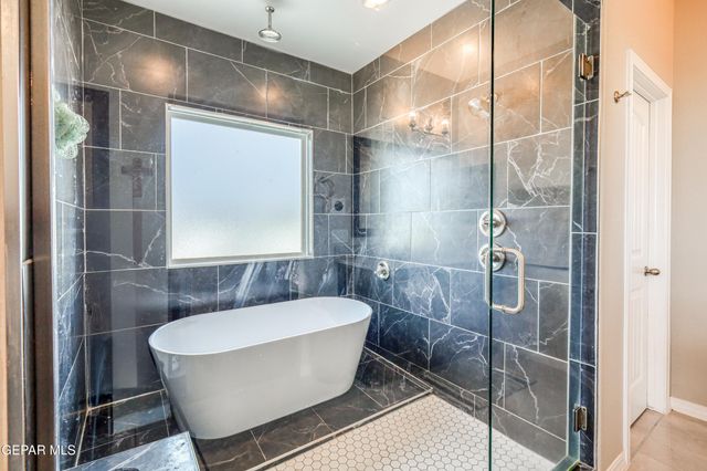 2375 Enchanted Peaks Lane, El Paso, TX 79911