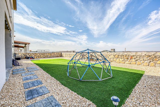 2375 Enchanted Peaks Lane, El Paso, TX 79911