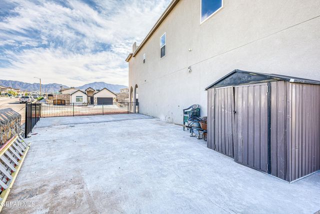 2375 Enchanted Peaks Lane, El Paso, TX 79911