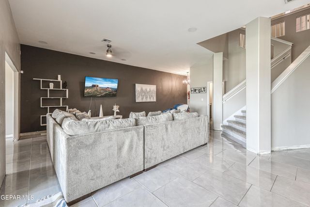 2375 Enchanted Peaks Lane, El Paso, TX 79911