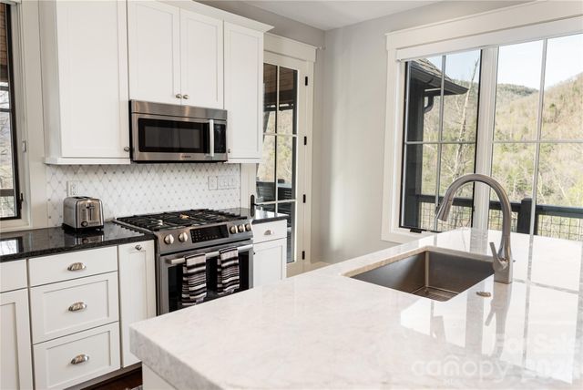 86 Indigo Bunting Court, Tuckasegee, NC 28783