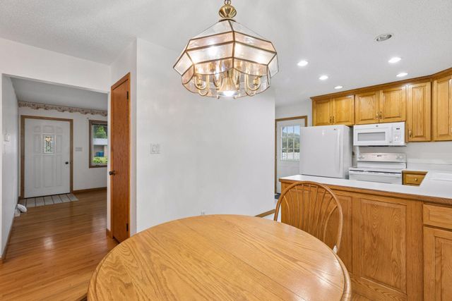 3609 Rolling View Drive, White Bear Lake, MN 55110