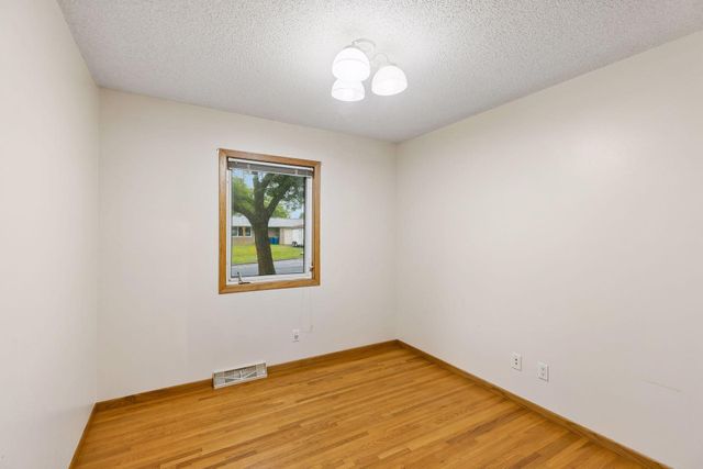 3609 Rolling View Drive, White Bear Lake, MN 55110