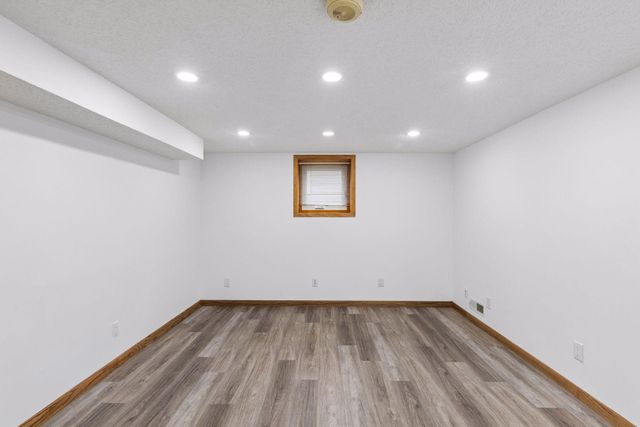 3609 Rolling View Drive, White Bear Lake, MN 55110