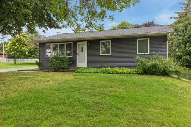3609 Rolling View Drive, White Bear Lake, MN 55110