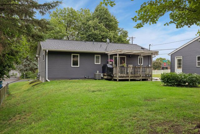 3609 Rolling View Drive, White Bear Lake, MN 55110