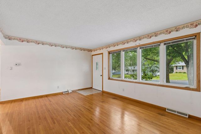 3609 Rolling View Drive, White Bear Lake, MN 55110