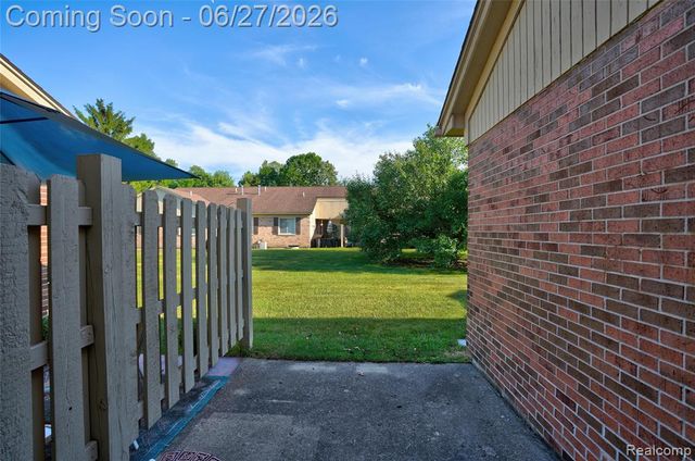 15908 Plymouth Drive 387, Clinton Township, MI 48038