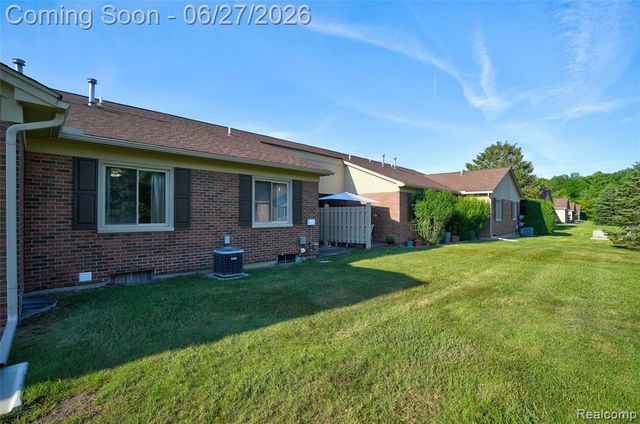 15908 Plymouth Drive 387, Clinton Township, MI 48038