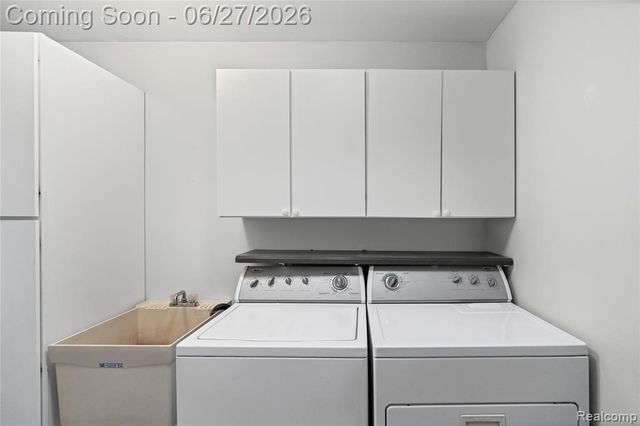 15908 Plymouth Drive 387, Clinton Township, MI 48038