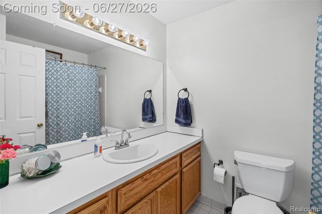 15908 Plymouth Drive 387, Clinton Township, MI 48038