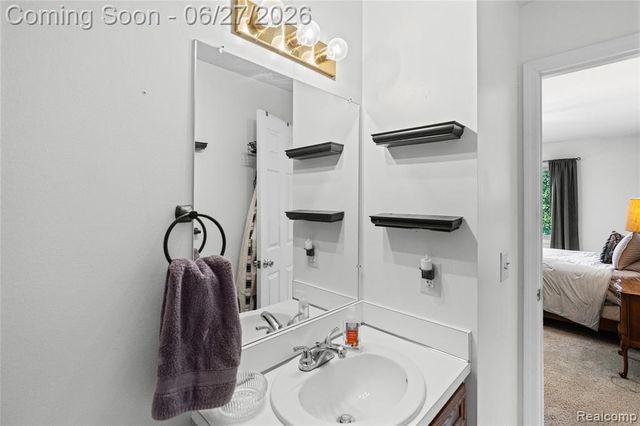 15908 Plymouth Drive 387, Clinton Township, MI 48038