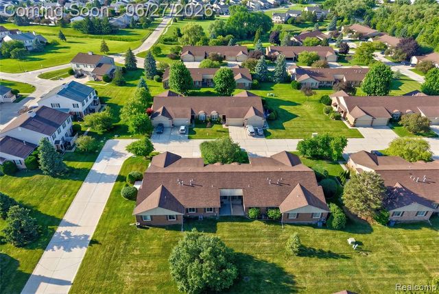 15908 Plymouth Drive 387, Clinton Township, MI 48038