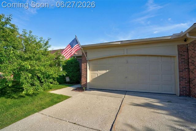 15908 Plymouth Drive 387, Clinton Township, MI 48038