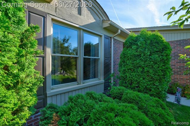 15908 Plymouth Drive 387, Clinton Township, MI 48038