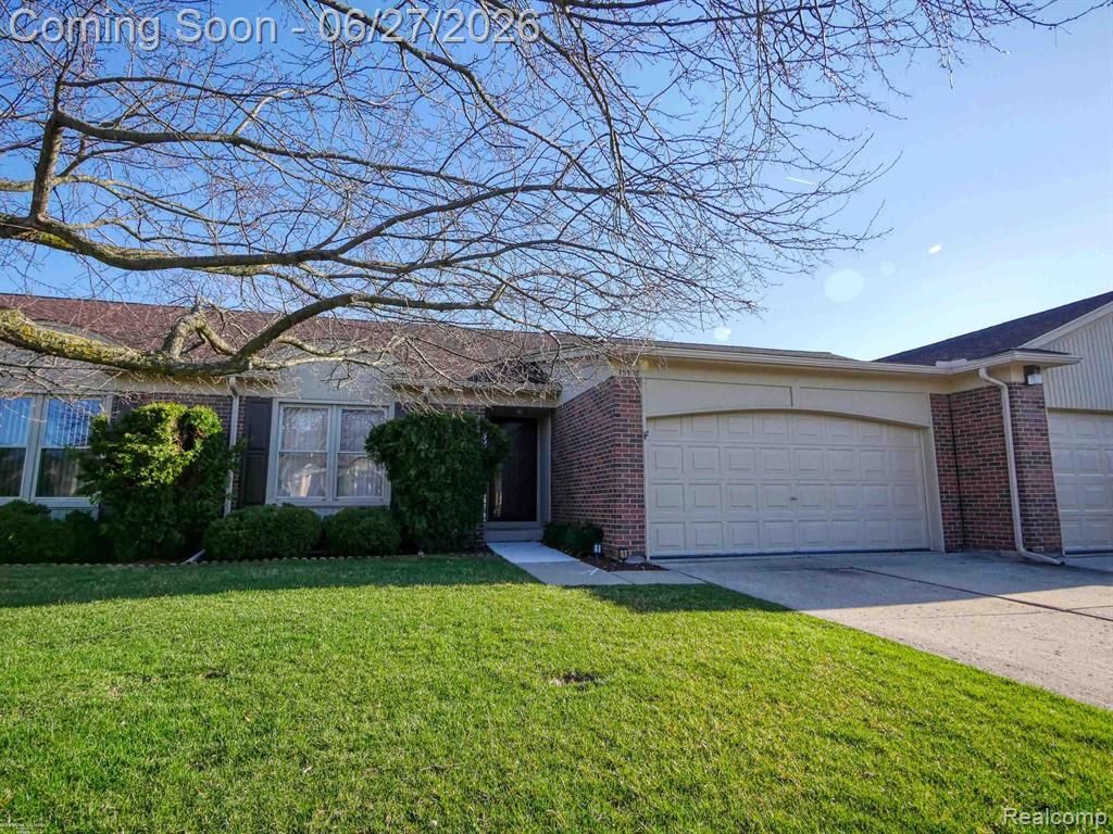 15908 Plymouth Drive 387, Clinton Township, MI 48038