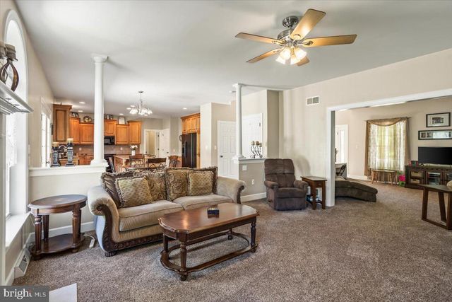 304 IRON VALLEY DR, Lebanon, PA 17042