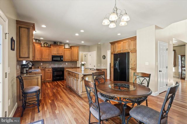 304 IRON VALLEY DR, Lebanon, PA 17042